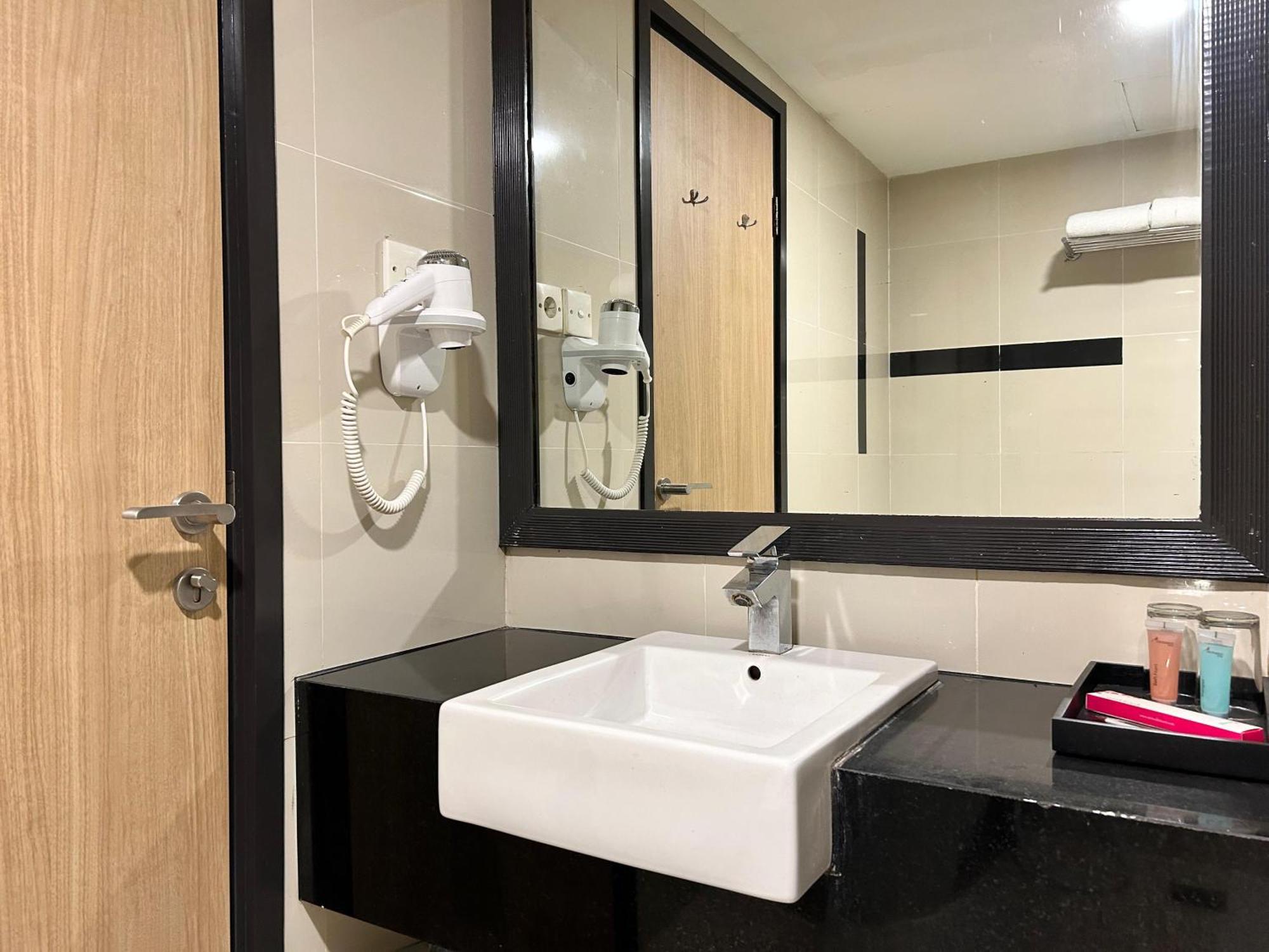 Hotel Orchardz Jayakarta Zewnętrze zdjęcie