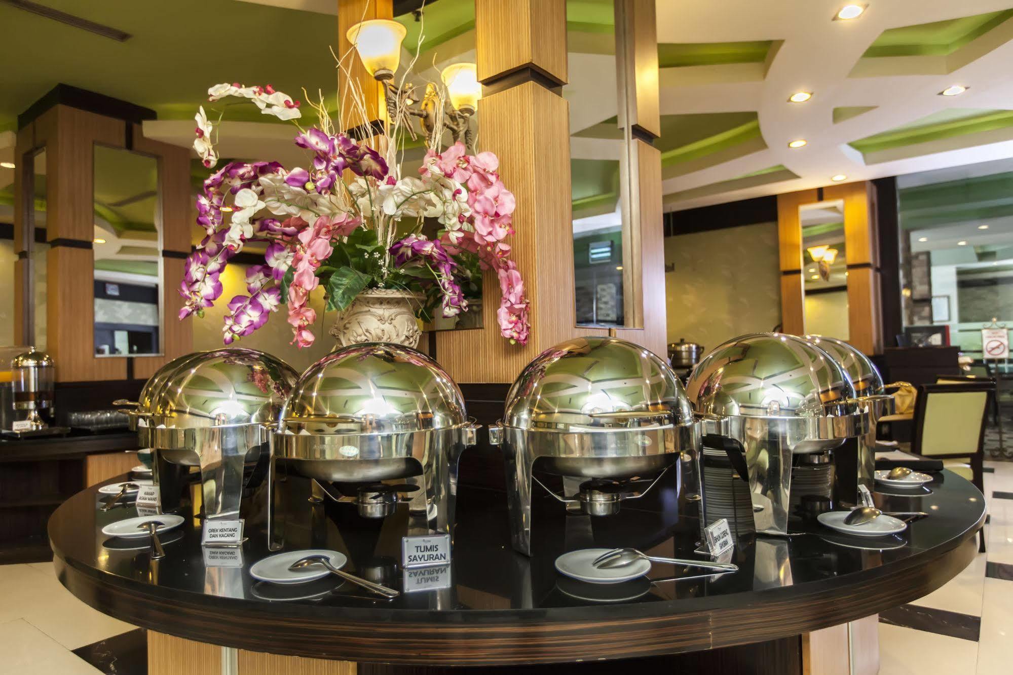 Hotel Orchardz Jayakarta Zewnętrze zdjęcie